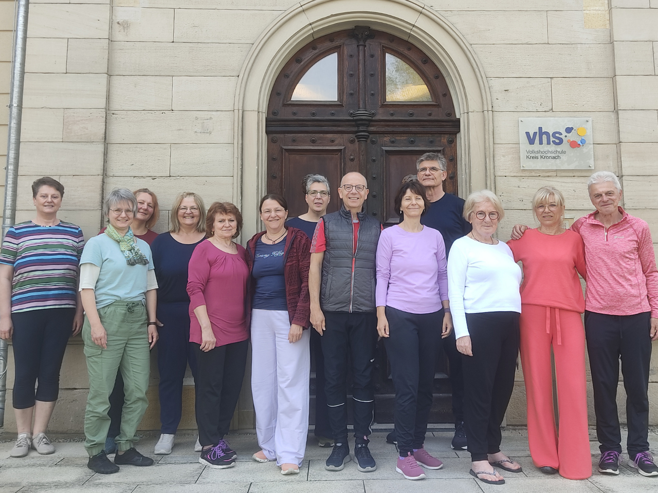 Teilnehmerinnen und Teilnehmer der Ausbildungsreihe Übungsleiter für Qi Gong im Alter