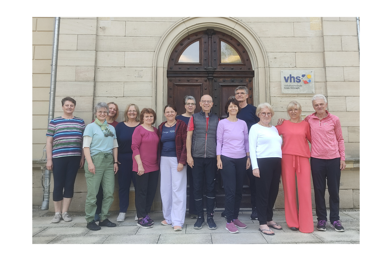 Teilnehmerinnen und Teilnehmer der Ausbildungsreihe Übungsleiter für Qi Gong im Alter